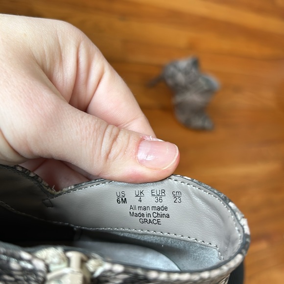 🐍Fergie Python Heels - Picture 9 of 10